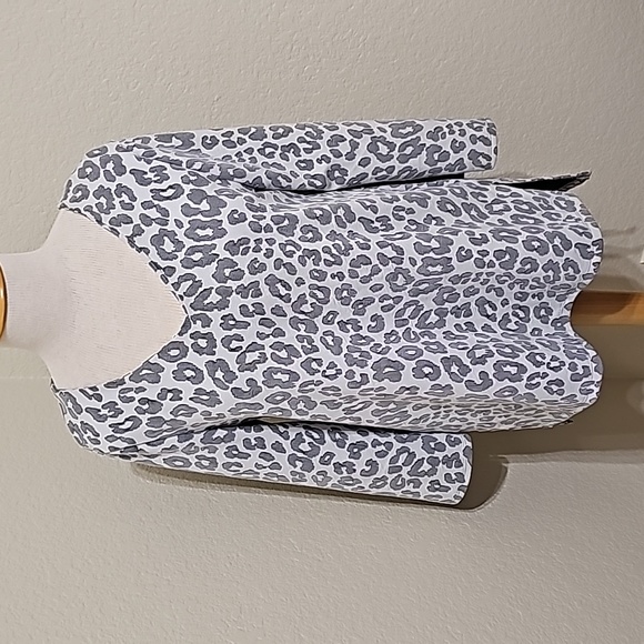 Travel Elements Top - Picture 1 of 9